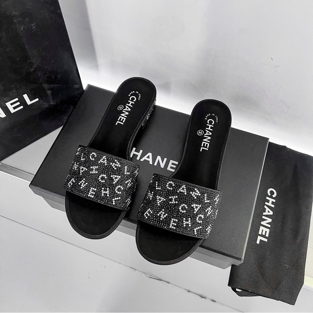 CHANEL Black Women’s Sandals